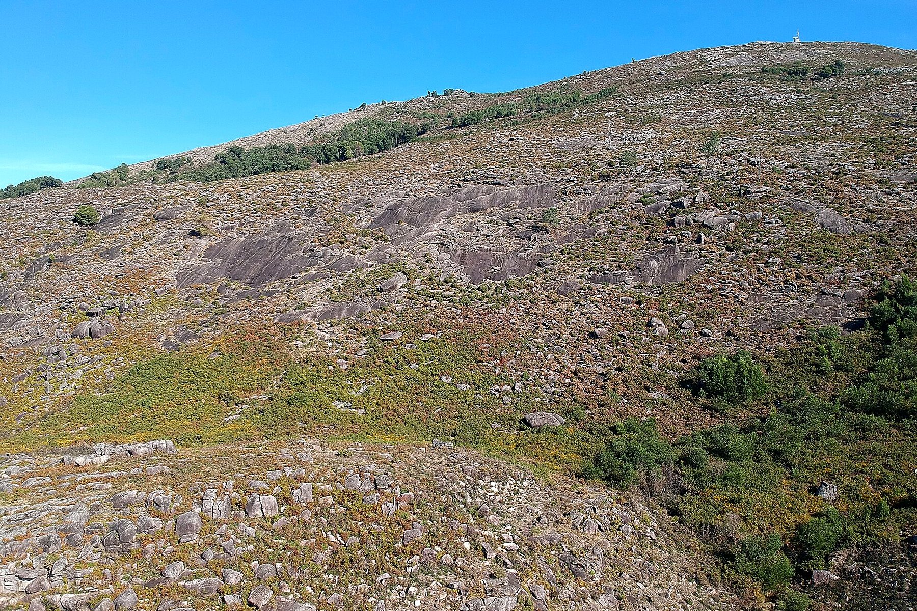 Encostas graníticas da Serra de Arga, no interior do Alto Minho