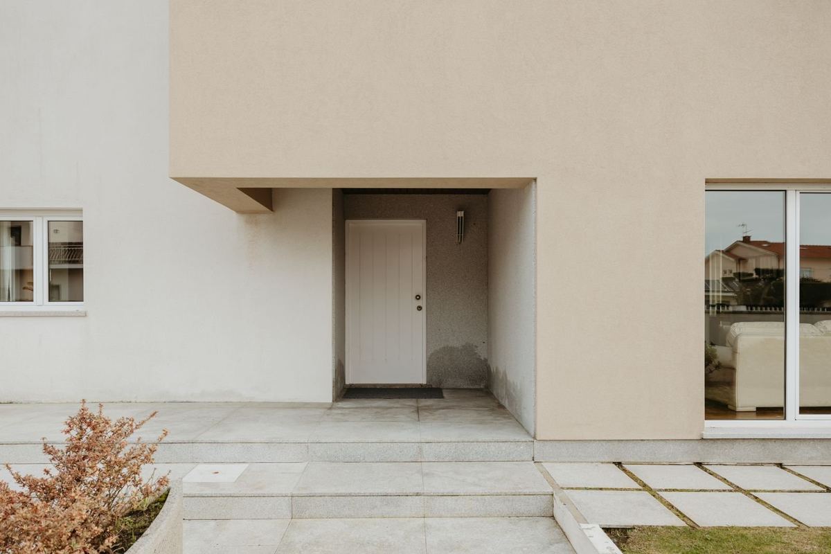 Fachada e envolvente exterior da Viana Beach & Surf House